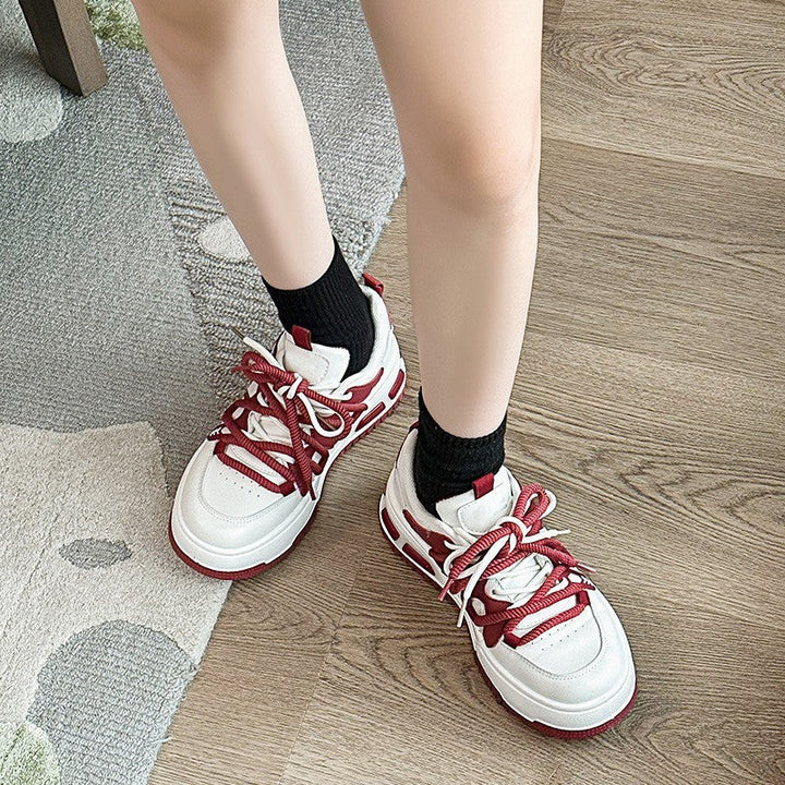 Ladies sporty sneakers with cushioning elements and robust sole Mune Fashion