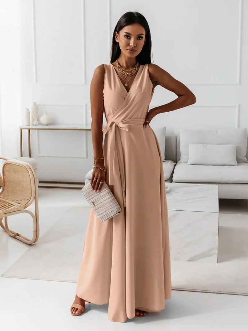 Mune | Elegant Long Women's Dress with V-Neck