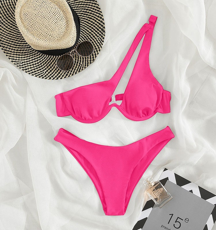 Women's triangle bikini with asymmetric cut and elastic straps Mune Fashion