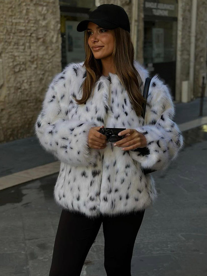 Ladies short-cut cozy faux fur blouson with Dalmatian look and concealed snap button placket Mune Fashion