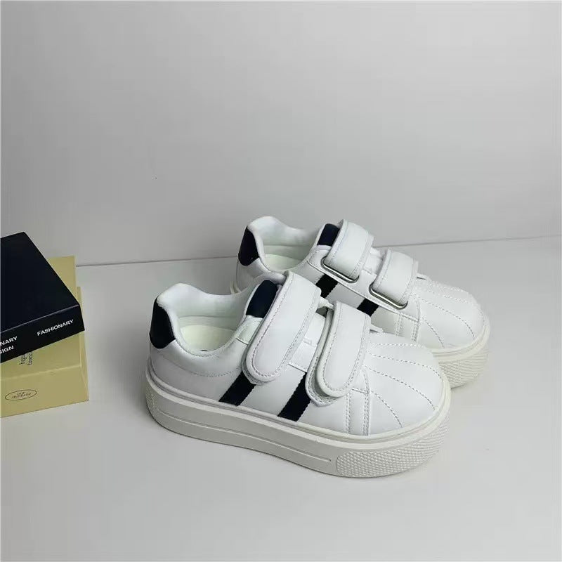 Women's everyday sneakers with practical Velcro closure and sporty design Mune Fashion