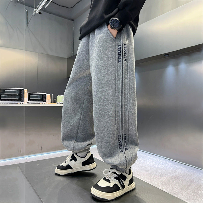 Unisex casual sweatpants with fashionable details Mune Fashion