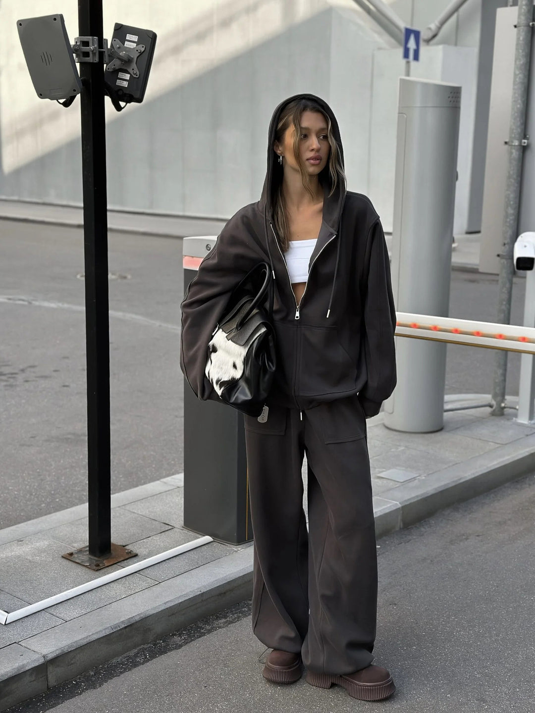 Women oversized hoodie jacket with zipper and casual cargo lounge pants Mune Fashion