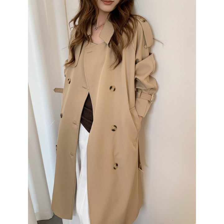 Women's long double-breasted trench coat with shoulder flaps and waist belt Mune Fashion