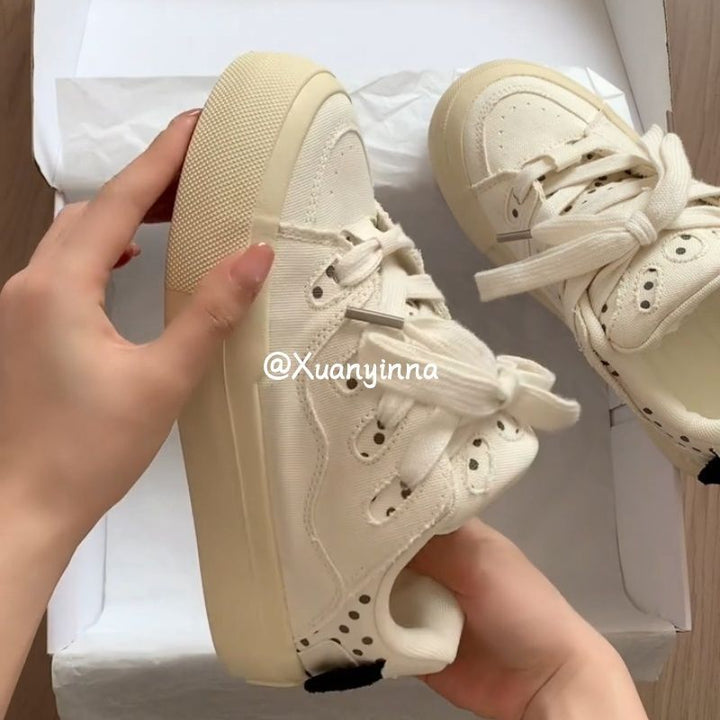 Ladies Canvas Sneakers with flexible rubber sole and breathable upper material Mune Fashion