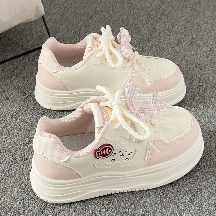 Women’s sporty sneakers with playful cat motif and comfortable cushioning Mune Fashion