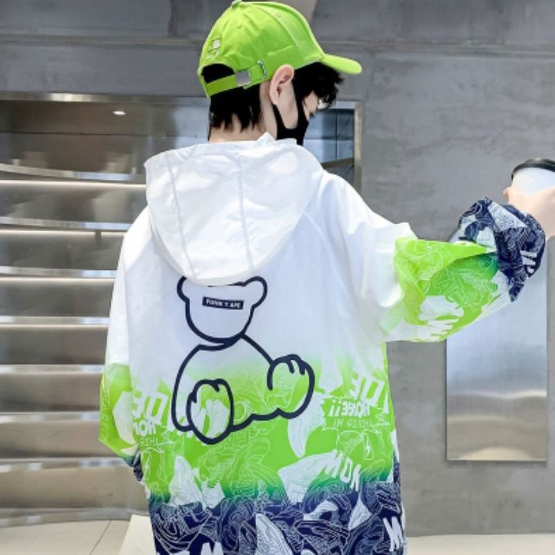 Unisex nan lightweight windproof hoodie jacket with allover graphic print and reflective accents for children Mune Fashion