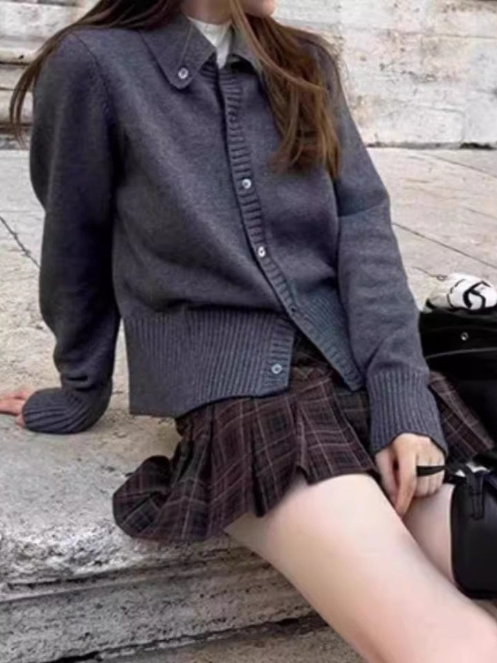 Women's short cardigan with boxy silhouette and extra soft cashmere look Mune Fashion