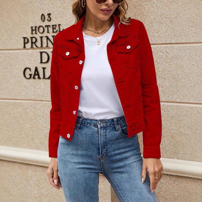 Women's fitted short denim jacket in trucker style with flap pockets Mune Fashion