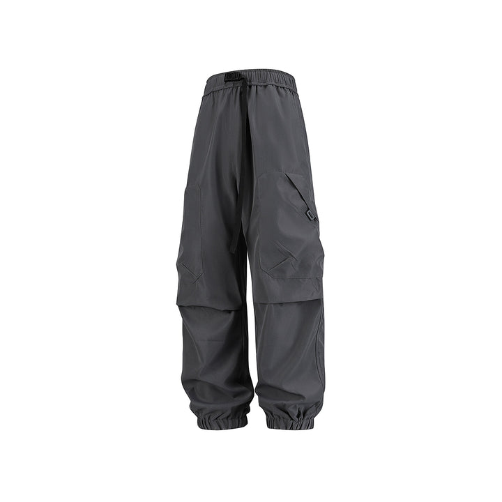 Men's Utility Jogger Cargo Pants with elastic drawstring waistband, large flap pockets, and ribbed cuffs Drune