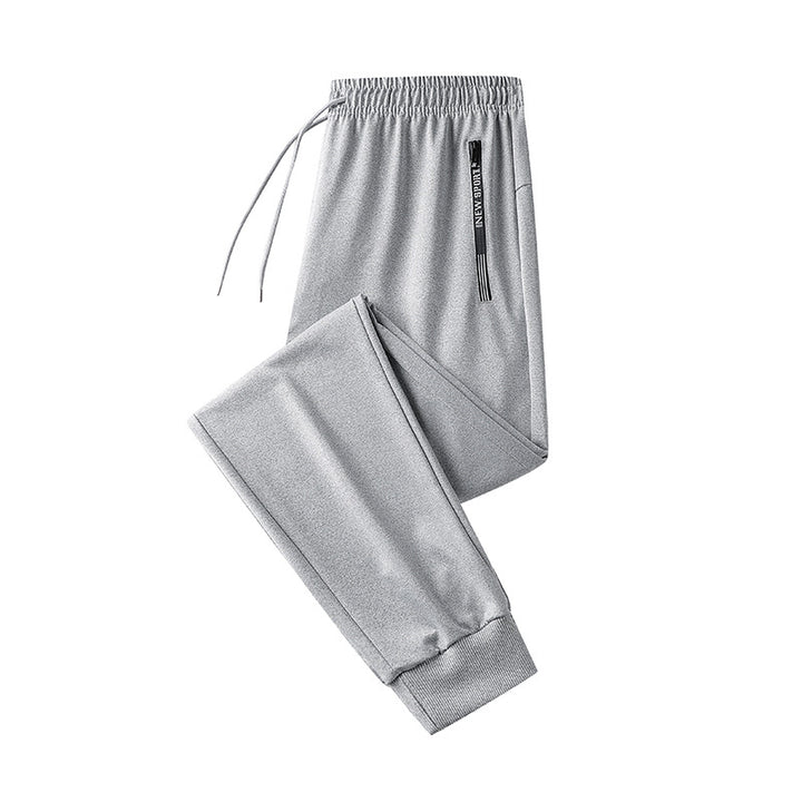 Men's sporty training pants with elastic waistband