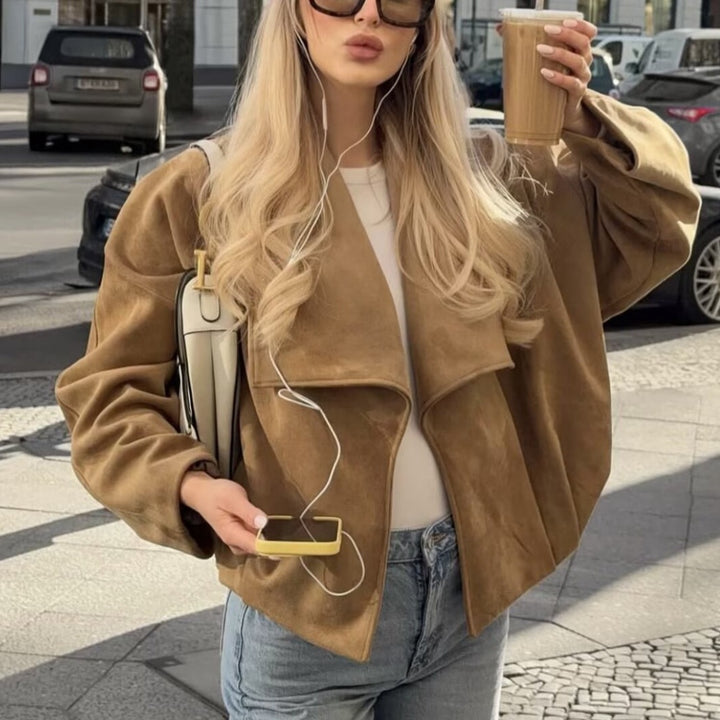 Women's Short Oversized Jacket made of Suede Fabric with Wide Shawl Collar, Raglan Sleeves, and Gathered Hem Mune Fashion