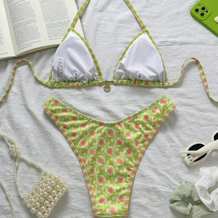 Women's Triangle Bikini with Fresh Floral Print and Adjustable Straps Mune Fashion