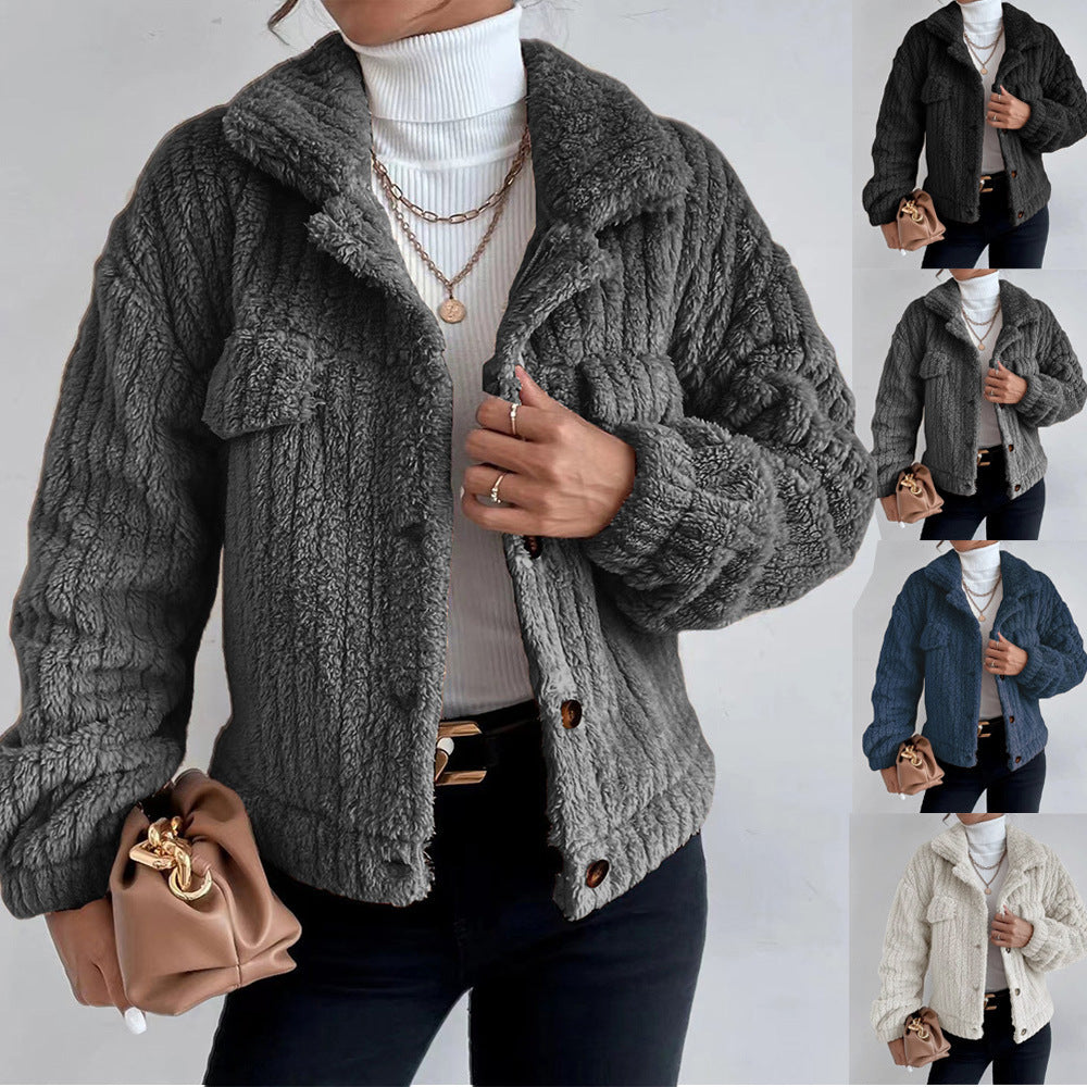 Women's cuddly teddy jacket with shirt collar, snap button closure and patch breast pockets Mune Fashion