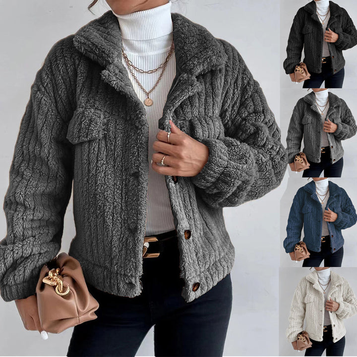 Women's cuddly teddy jacket with shirt collar, snap button closure and patch breast pockets Mune Fashion