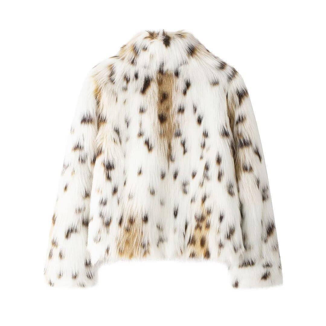 Women's Short Quilted Faux Fur Jacket with Leopard Spot Pattern and Stand-Up Collar Mune Fashion