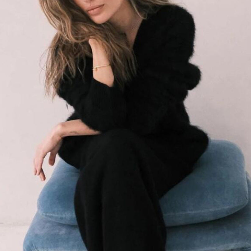 Women's Cozy Oversized Cardigan made of Teddy Knit with Deep V-Neck Mune Fashion