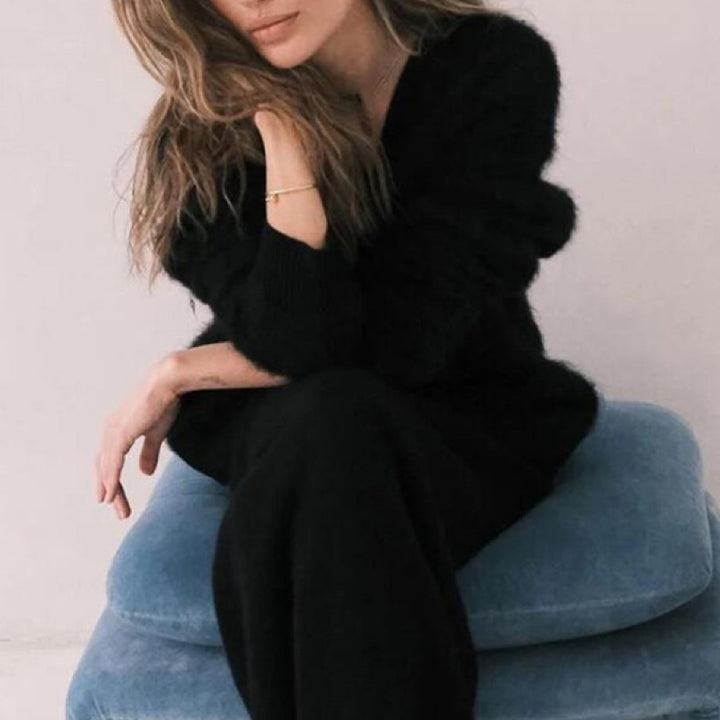 Women's Cozy Oversized Cardigan made of Teddy Knit with Deep V-Neck Mune Fashion