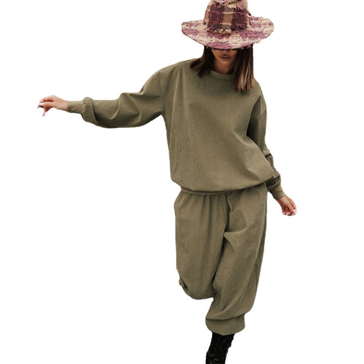 Women's structured corduroy tracksuit in relaxed fit with cuffed pants Mune Fashion