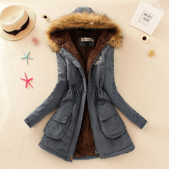 Women's padded parka with faux fur hood, teddy lining and drawstring at the waist Mune Fashion