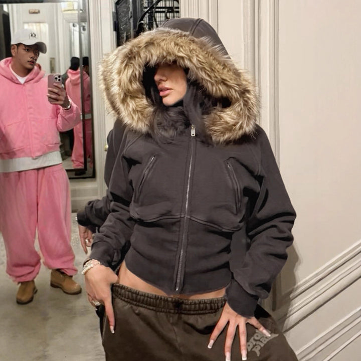 Women's short cut hoodie with faux fur hood, zipper and fitted cuff Mune Fashion