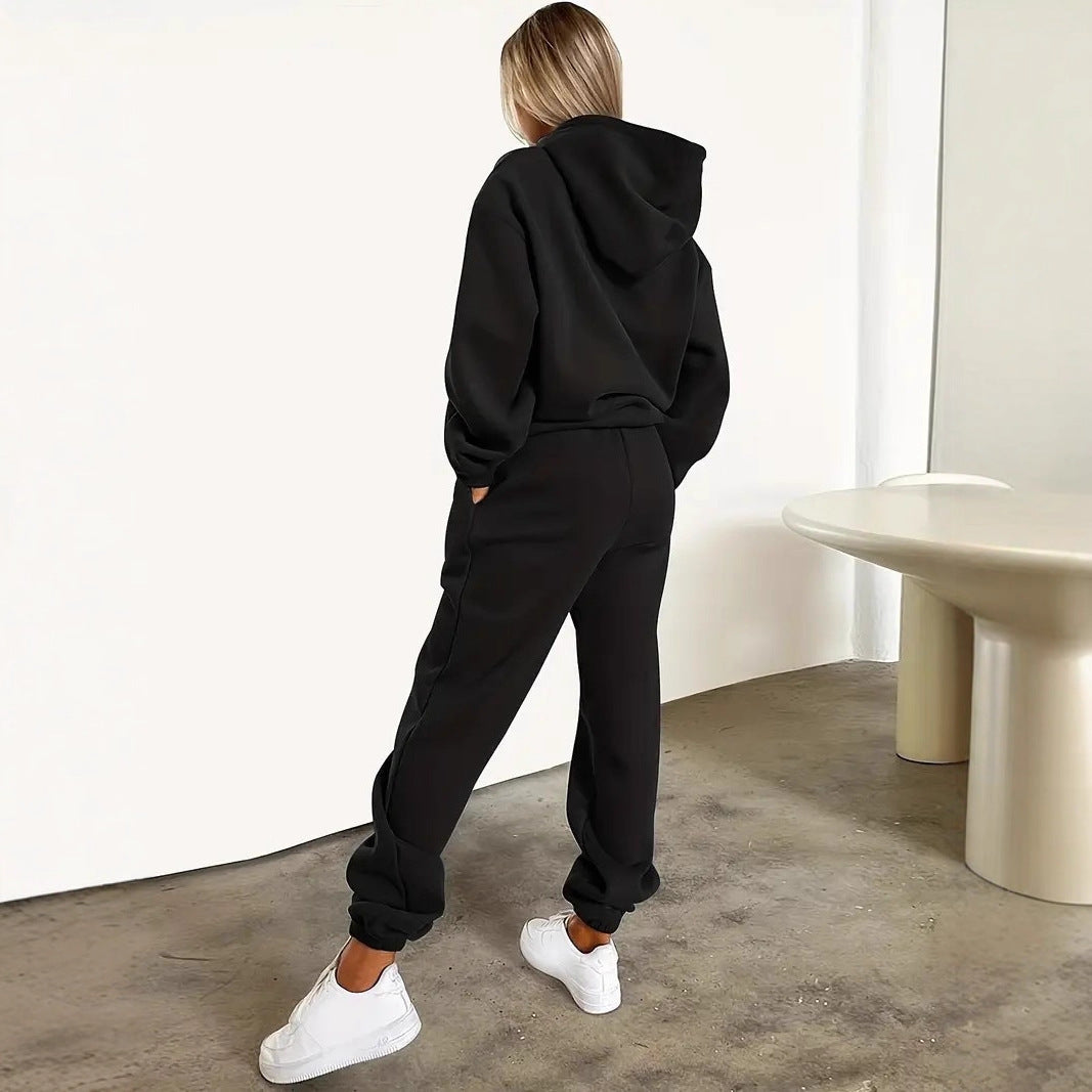 Women's cropped hoodie with kangaroo pocket and graphic hand print Mune Fashion