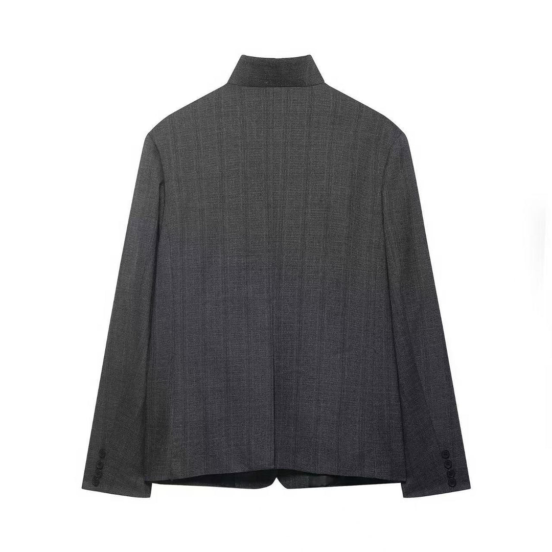 Women's short blazer with stand-up collar, asymmetric button placket and flap pockets Mune Fashion