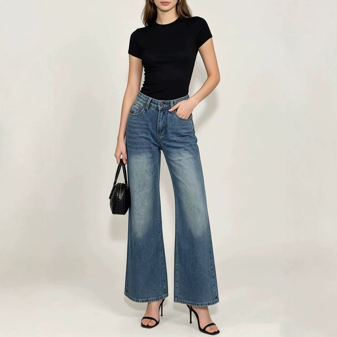 Women nan High-Waist Flared Jeans with wide leg, tailored waistband seam and subtle used structure Mune Fashion