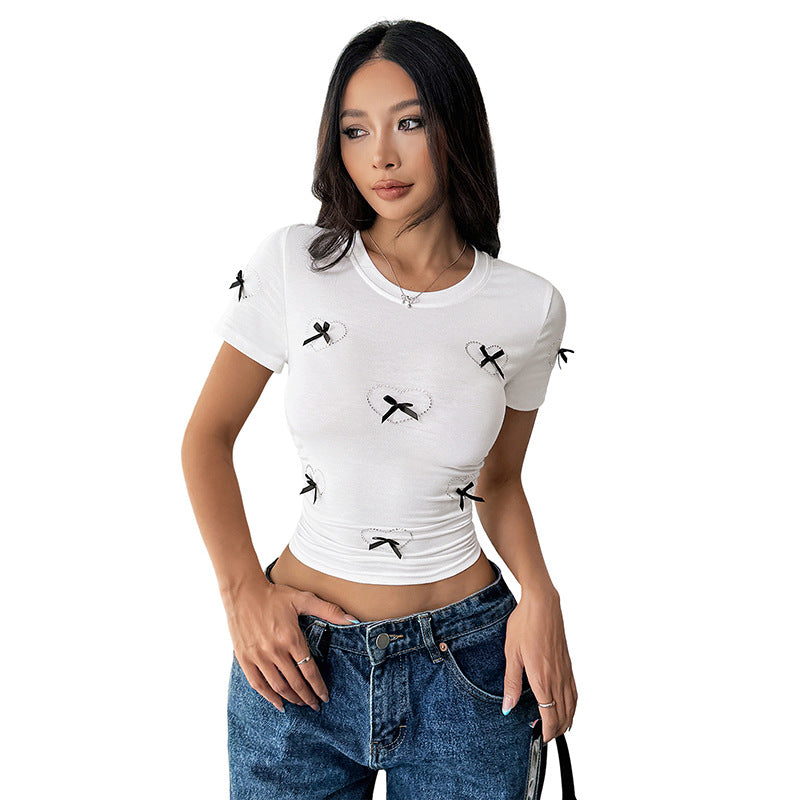 Women's Short T-Shirt with Heart Applications and Bows Mune Fashion