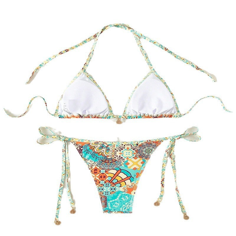 Women Playful Triangle Bikini with Floral Pattern Mune Fashion