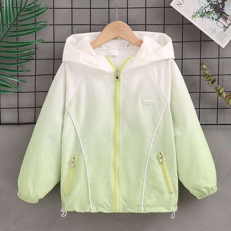 Women's lightweight hooded windbreaker with zipper and concealed pockets Mune Fashion