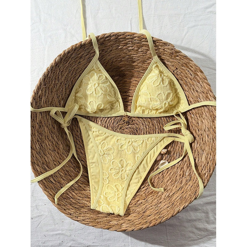 Women's Two-Piece Bikini Set with Floral Embroidery Mune Fashion