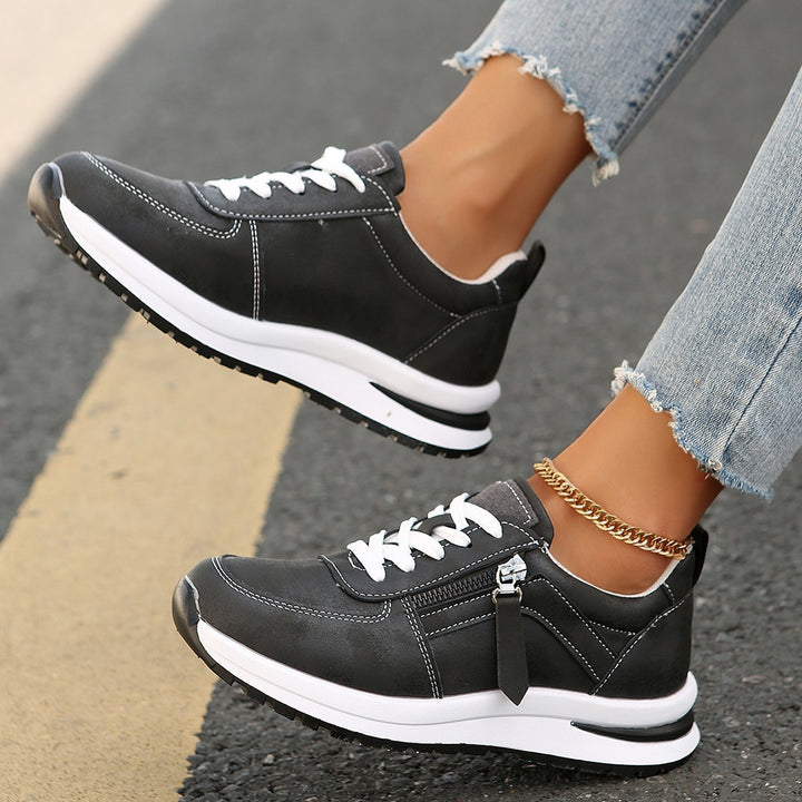 Women’s platform sneaker with zipper detail and padded comfort insole Mune Fashion