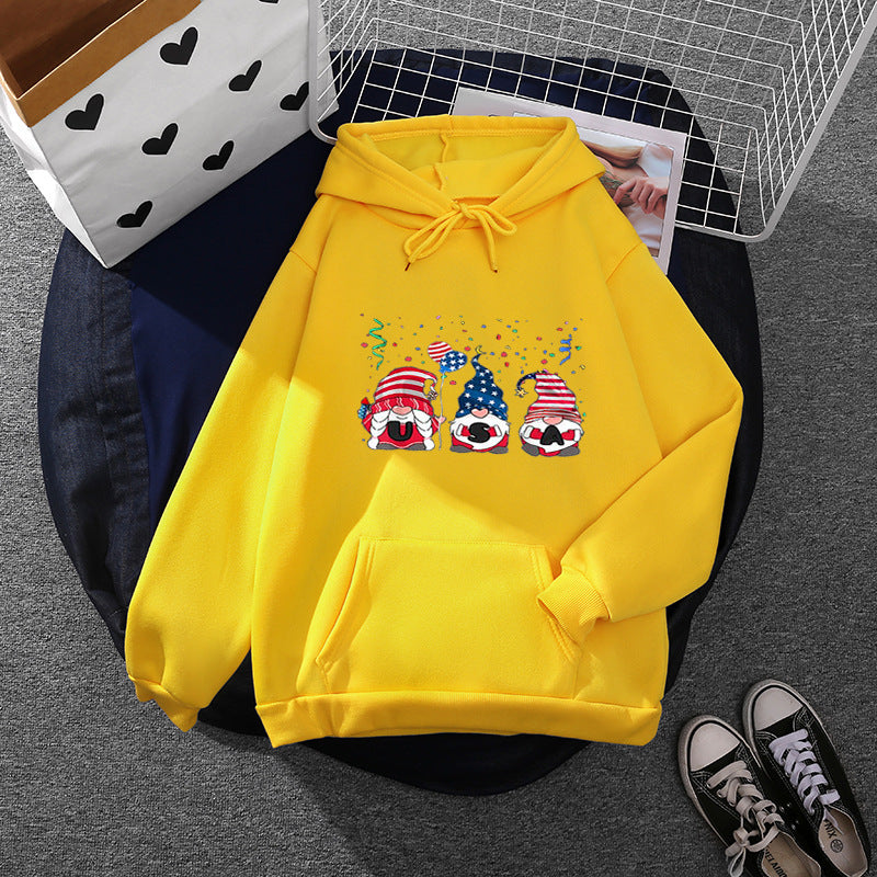Women's hoodie with patriotic garden gnome print, brushed fleece lining, oversized cut, and kangaroo pocket Mune Fashion