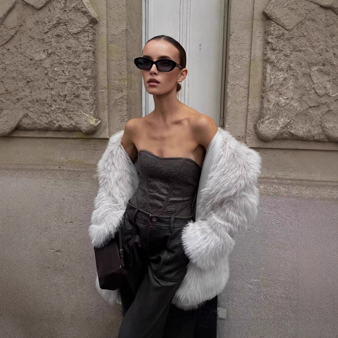 Ladies Luxurious Short Coat made of Long-Pile Faux Fur with Wide Shawl Collar Mune Fashion
