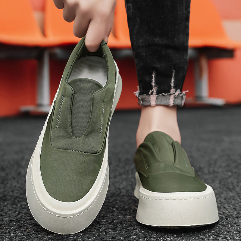 Women's platform slip-on sneaker with elastic slip-on fit and thick rubber platform sole Mune Fashion