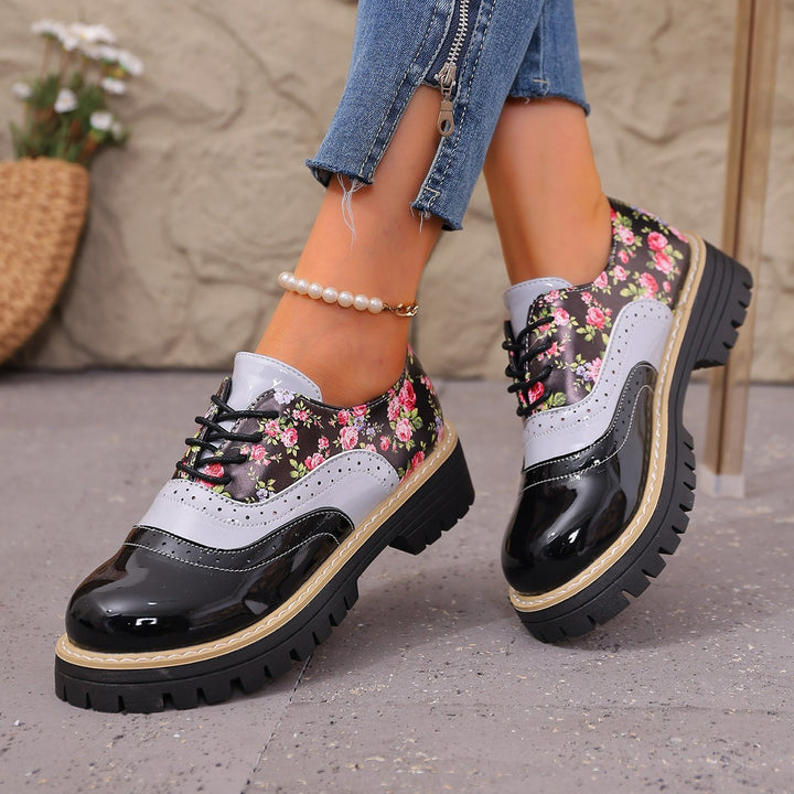 Women’s Platform Brogue Lace-Up Shoes with Floral Pattern and Patent Details Mune Fashion