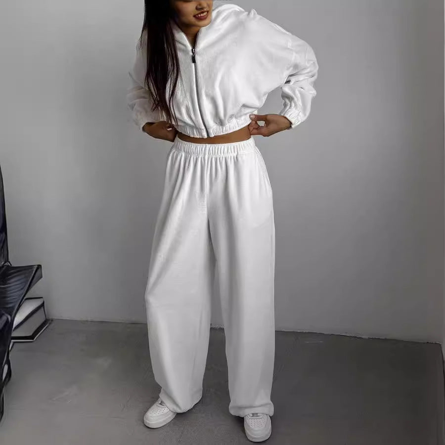 Women's Velour Lounge Set with Short Zip Hoodie, Elastic High-Waist Jogging Pants and Bustier Mune Fashion
