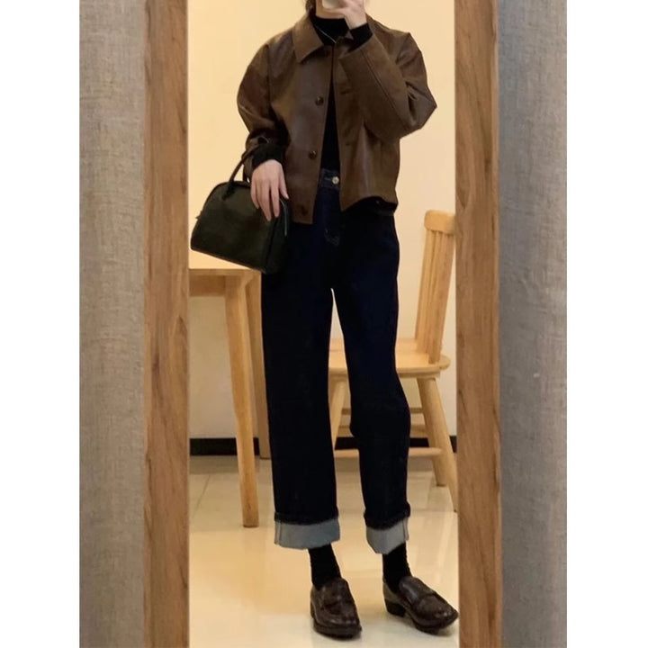 Women's short jacket in boxy cut with shirt collar and button placket Mune Fashion