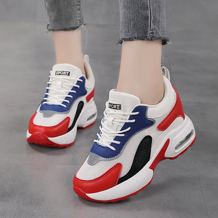 Women's nan dynamic retro sneaker with visible heel cushioning, textured mesh upper and pull tab Mune Fashion