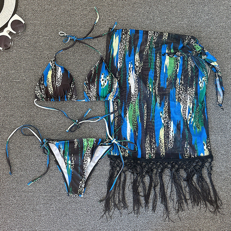 Women's bikini set with playful pattern and fringed pareo Mune Fashion