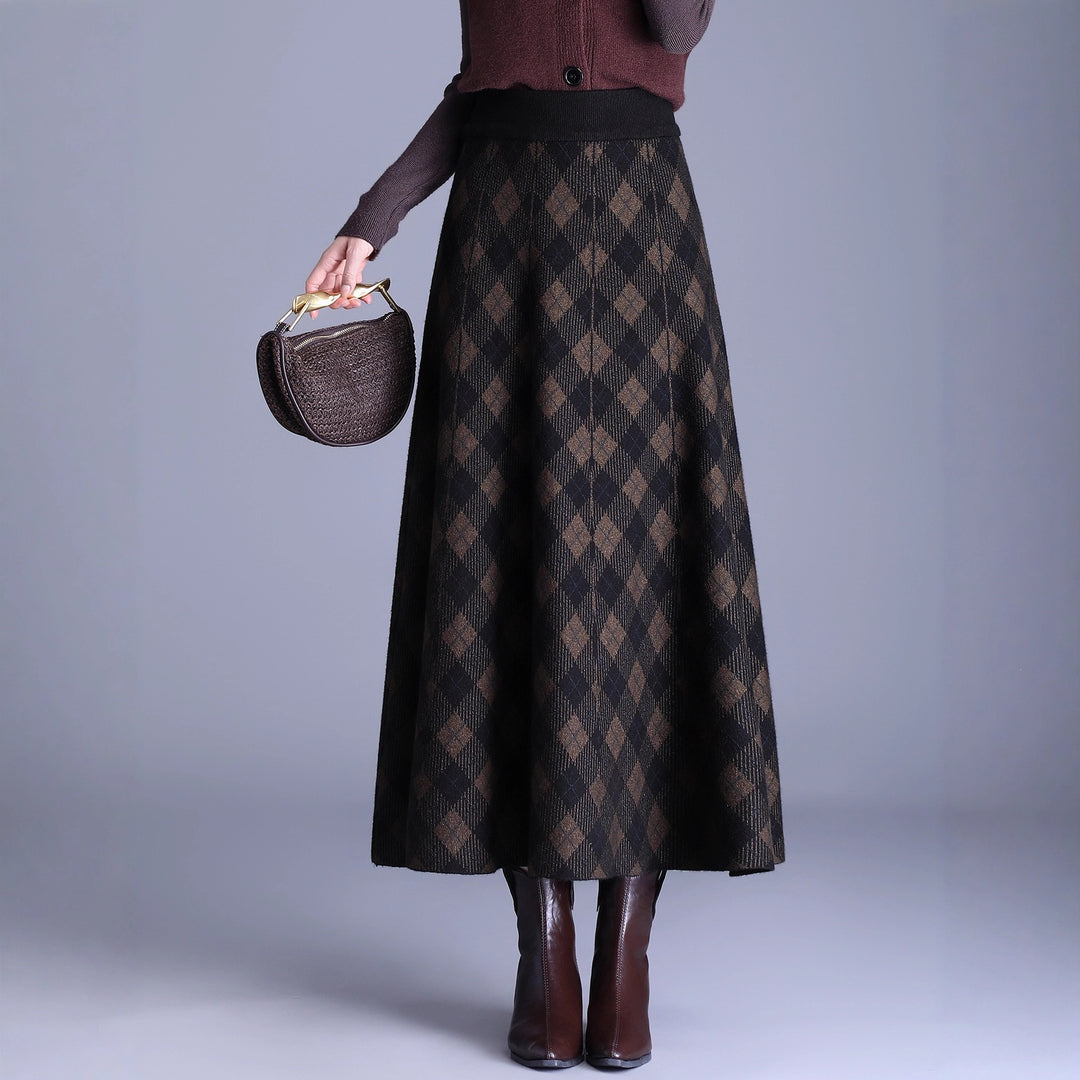 Women's Elegant Maxi Skirt with Geometric Pattern Mune Fashion