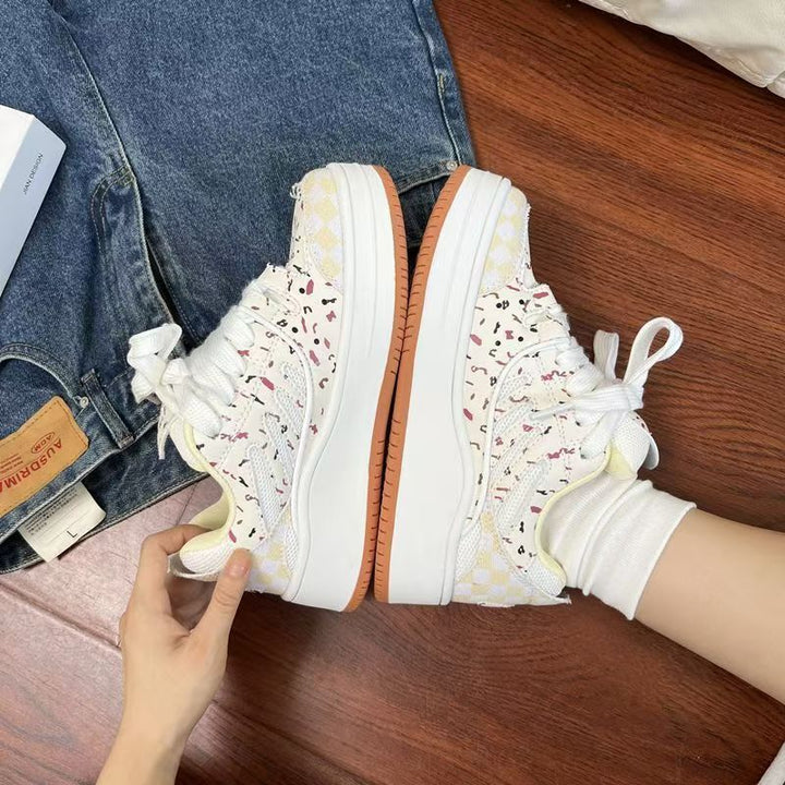 Women's sneakers with breathable upper material and stylish pattern Mune Fashion