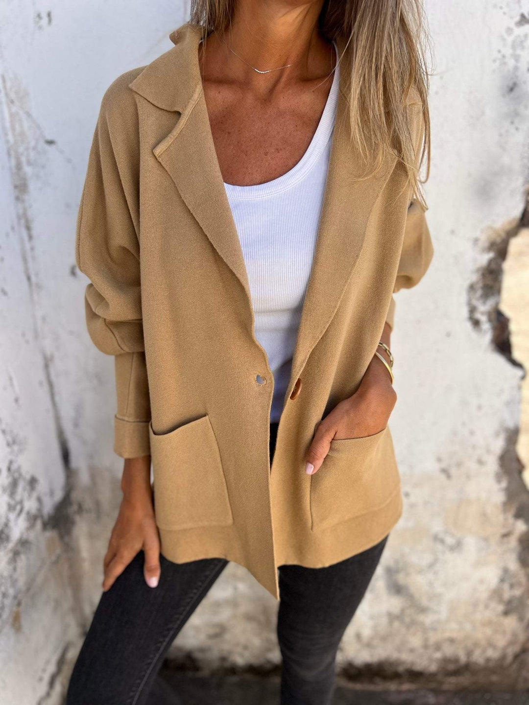 Women Casual Oversized Blazer with Practical Pockets and Button Closure Mune