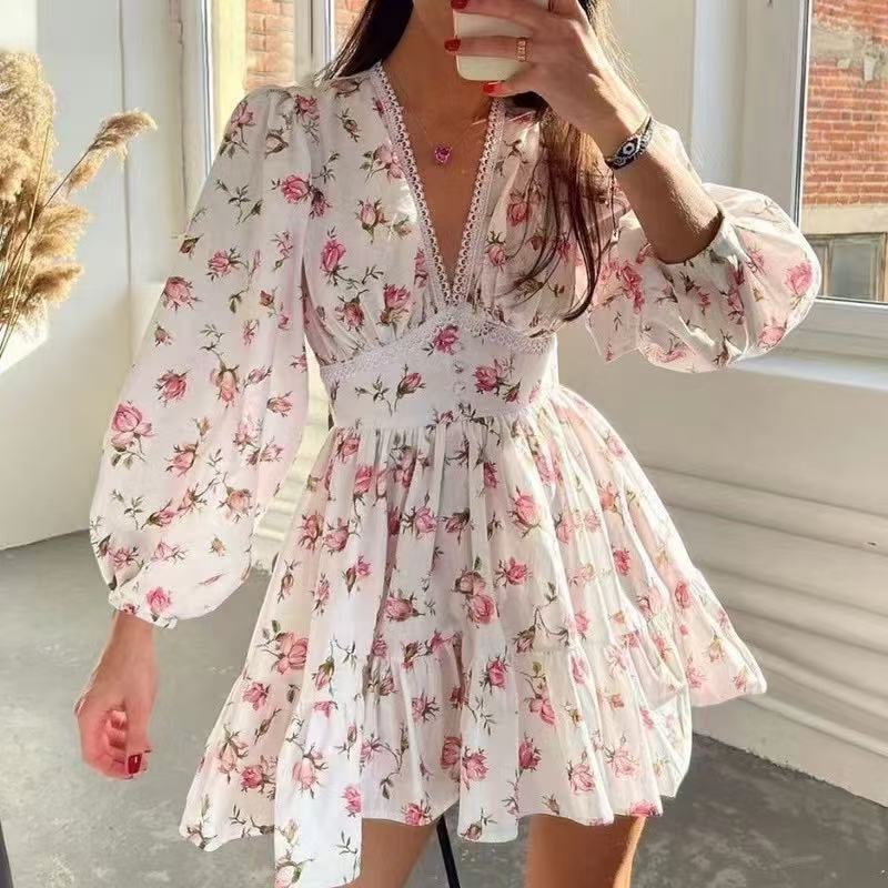 Women Boho floral mini dress with V-neck and puff sleeves Mune Fashion