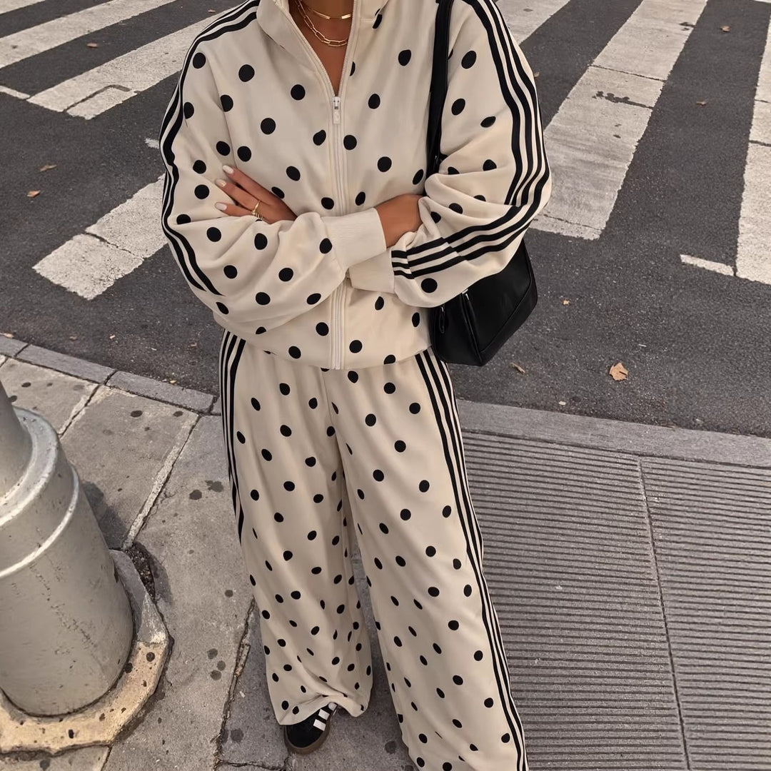 Women's dotted leisure tracksuit set made of cotton blend with zipper and elastic waistband Mune Fashion