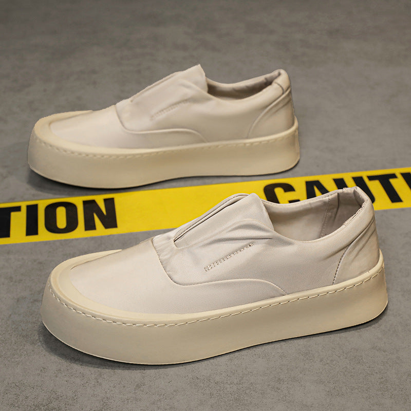 Women's platform slip-on sneaker with elastic slip-on fit and thick rubber platform sole Mune Fashion