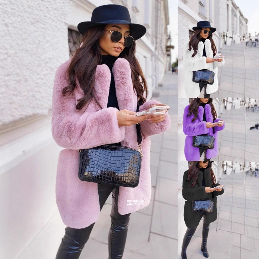 Women’s short coat made of luxurious faux fur with soft high pile and straight cut Mune Fashion
