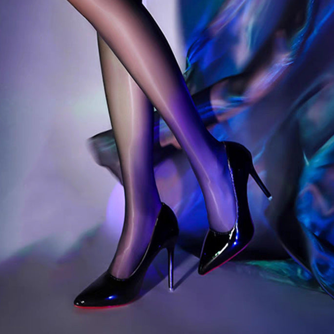 Ladies patent pumps with pointed toe, narrow stiletto and gold heel application Mune Fashion