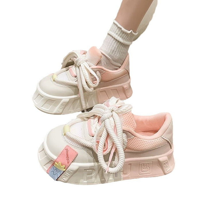 Women's sporty sneakers with playful design and stunning sole Mune Fashion